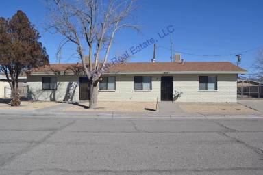 Main picture of 902 Foster Rd