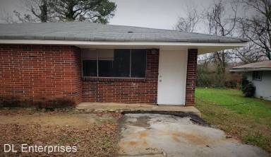 Main picture of 1014 N Larchmont Ave