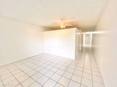 Main picture of 335 SW 20th St