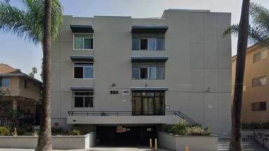 Main picture of 964 Menlo Ave