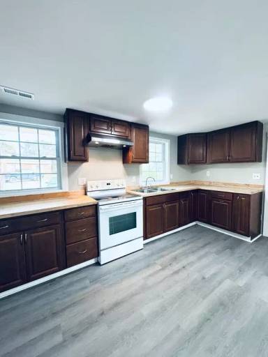 Main picture of 605 E Townsend St