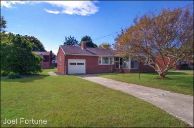 Main picture of 24 S Terrace Dr
