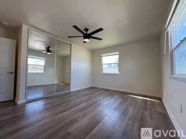 Main picture of 560 I St
