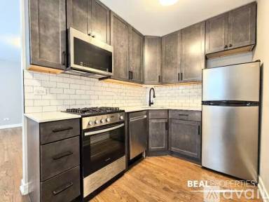 Main picture of 528 W Oakdale Ave