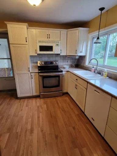 Main picture of 551 S Royal St