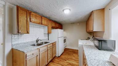 Main picture of 2111 Duncan St