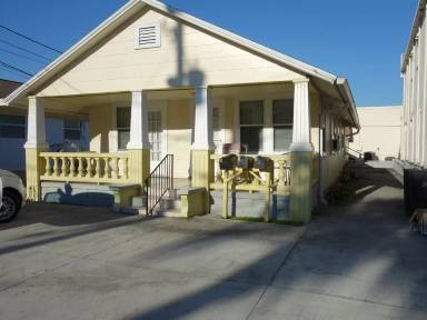 Main picture of 120 Athens St