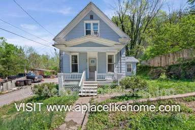 Main picture of 1613 S Valley St