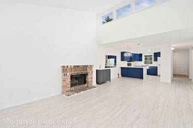 Main picture of 12303 SE 60th St