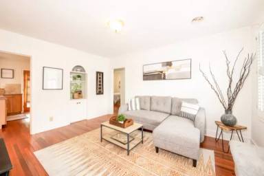 Main picture of 15 Colleton Dr