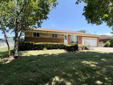Main picture of 2044 Arcola St