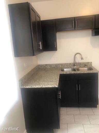 Main picture of 7916 S Escanaba Ave