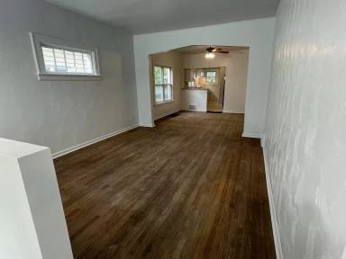 Main picture of 7021 Van Buren Ave