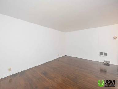 Main picture of 1128 W 7th Ave