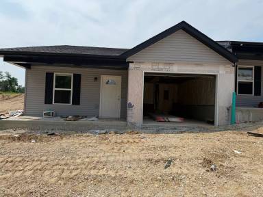 Main picture of 2549 E 5th St