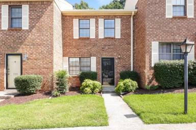 Main picture of 232 Thistle Ln