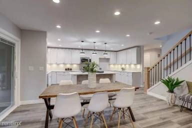 Main picture of 2716 Parklake Dr