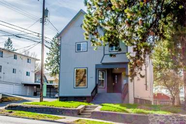 Main picture of 712 S Maple St