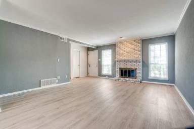 Main picture of 10745 Sandpiper Ln