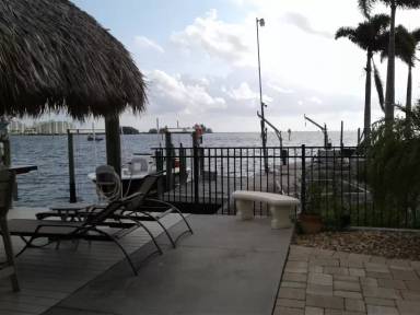 Main picture of 1 Harbor Dr