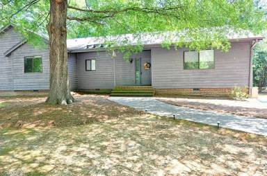 Main picture of 2213A Stayman Cir