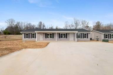 Main picture of 11 Cottage Ct