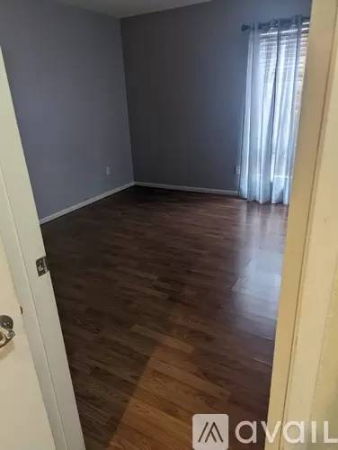 Main picture of 830 W Lincoln Ave