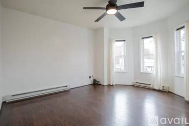 Main picture of 1000 W 41st St