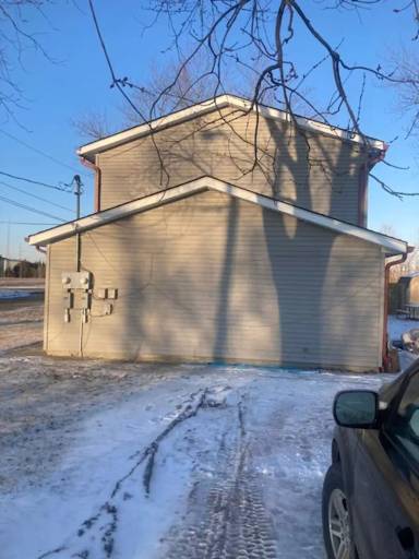 Main picture of 902 Louise Ave