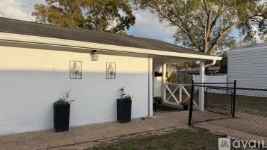 Main picture of 807 N Matanzas Ave