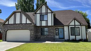 Main picture of 2965 Bluebird Ln