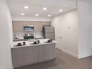 Main picture of 486 E Highland