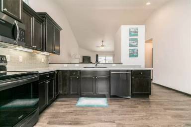 Main picture of 24 Renee Ln