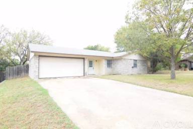 Main picture of 1415 Janet Ln