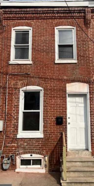 Main picture of 11 Cedar St