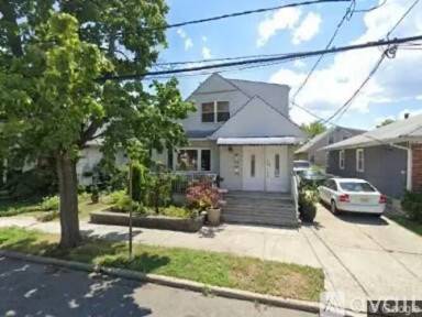 Main picture of 13 Pinecrest Rd