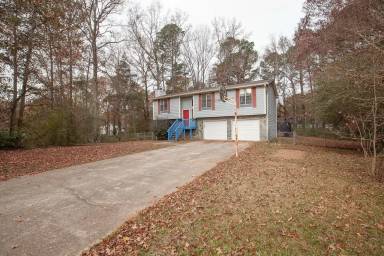 Main picture of 2096 Chestnut Log Cir