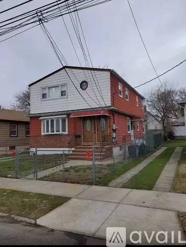 Main picture of 11037 155th St