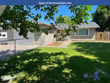 Main picture of 2441 Flanders St