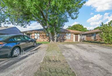 Main picture of 1126 S Clark Rd