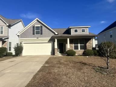Main picture of 284 River Oak St