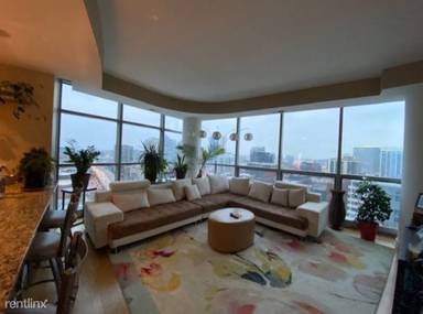 Main picture of Silver Tower