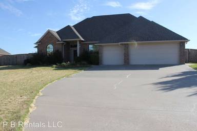 Main picture of 1212 Cypress Ln