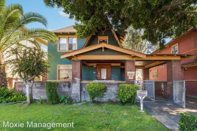 Main picture of 1300 W 29th St