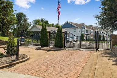 Main picture of 1045 Enclave Ave