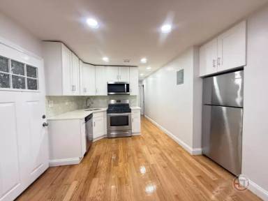 Main picture of 1720 Williamsbridge Rd