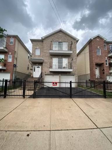 Main picture of 144 Mount Pleasant Ave