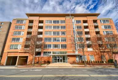 Main picture of Potomac Place Tower