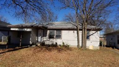 Main picture of 412 W 1st St