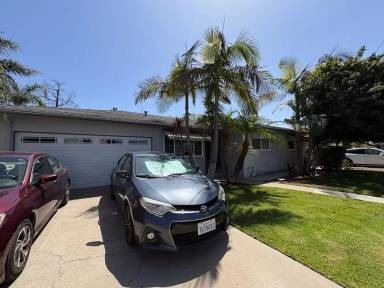 Main picture of 5121 Leo St